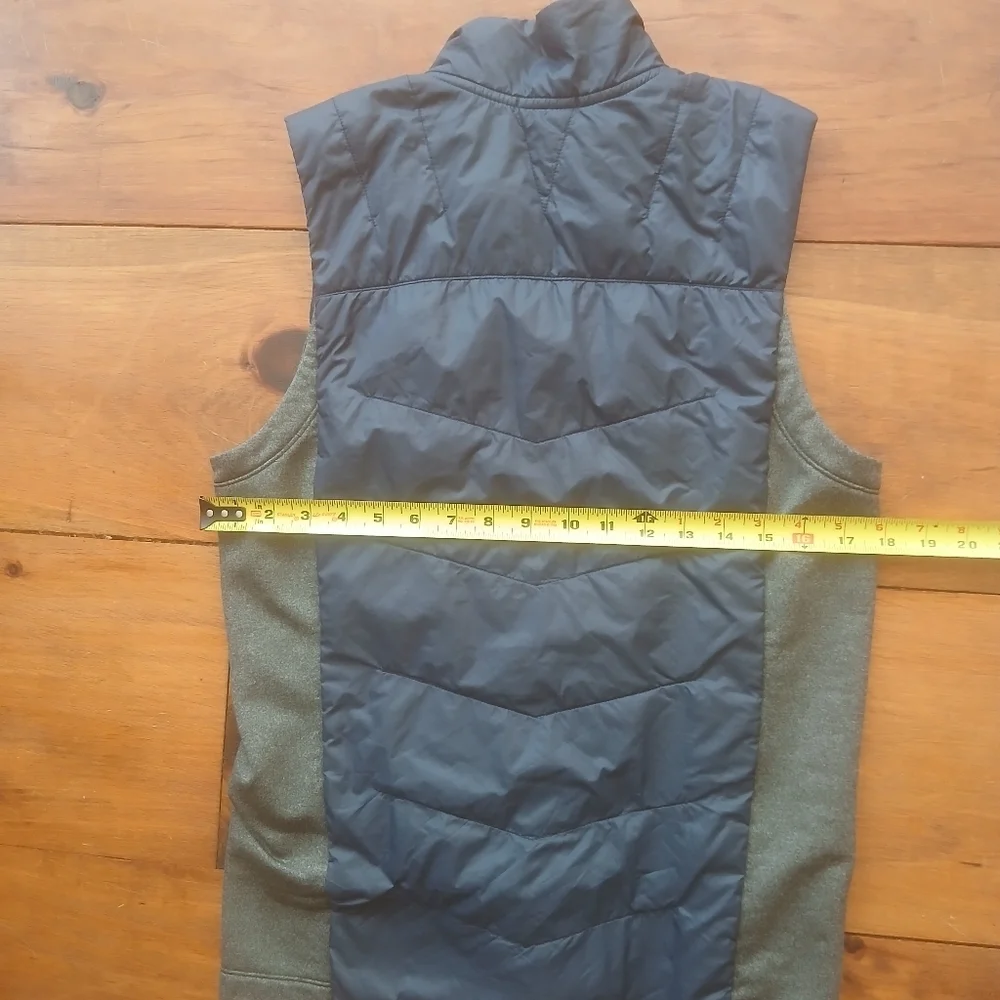 Smartwool Navy and Green  Quilted Vest  Men's Small M EUC